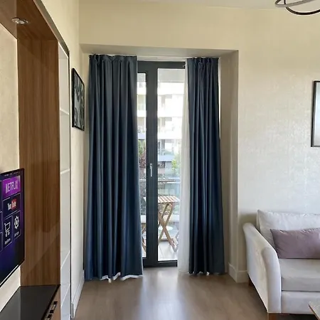 Brand-new 3-bedroom With Terrace Near Mall Of - Batisehir 36 شقة *