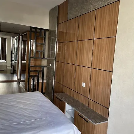 Brand-new 3-bedroom With Terrace Near Mall Of - Batisehir 36 *